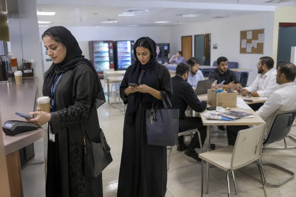 Beyond 36%: What the Saudi Female Consumer Market Surge Means for B2C and B2B Demand